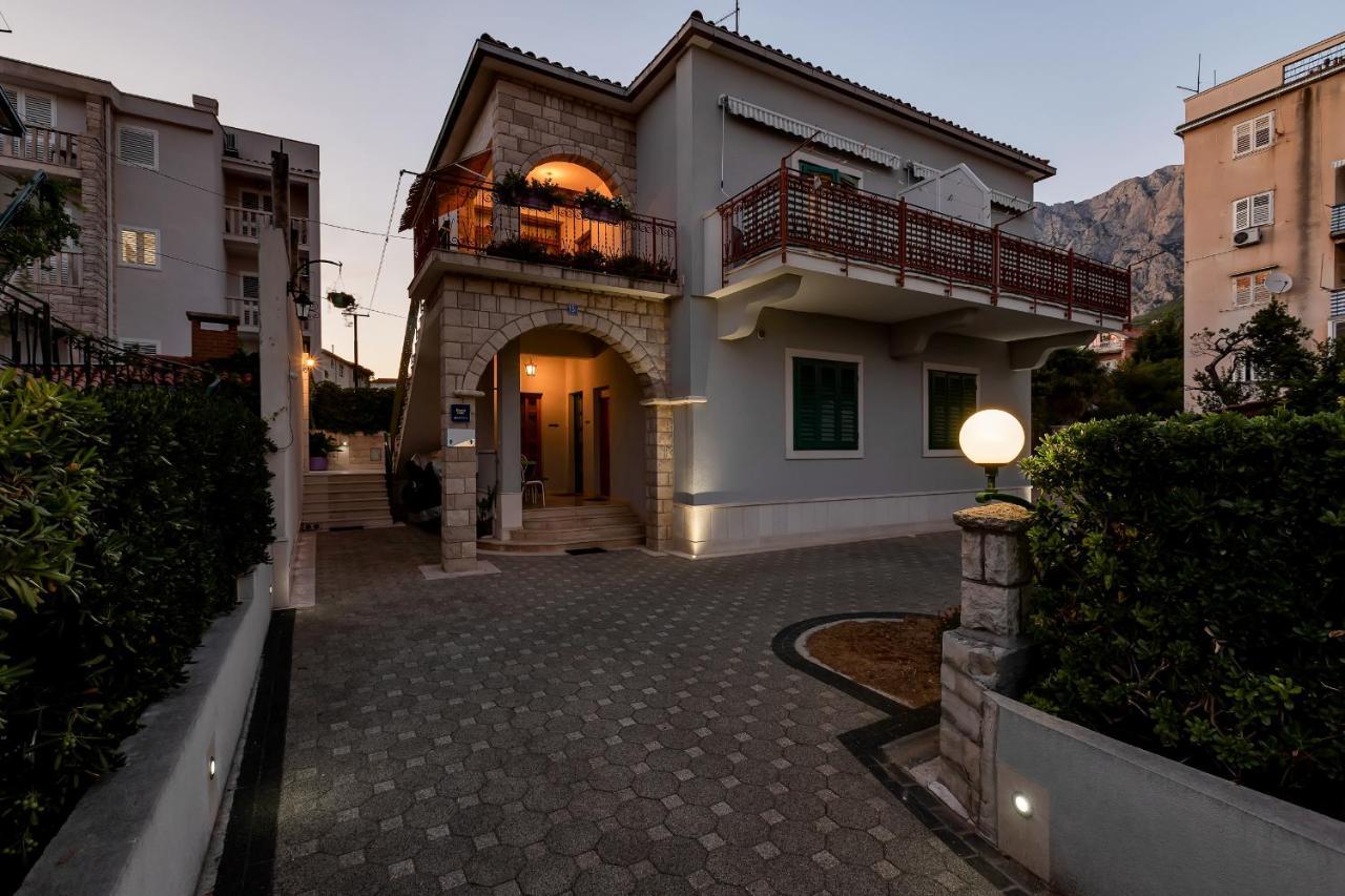 Apartments Carmen Makarska Exterior foto