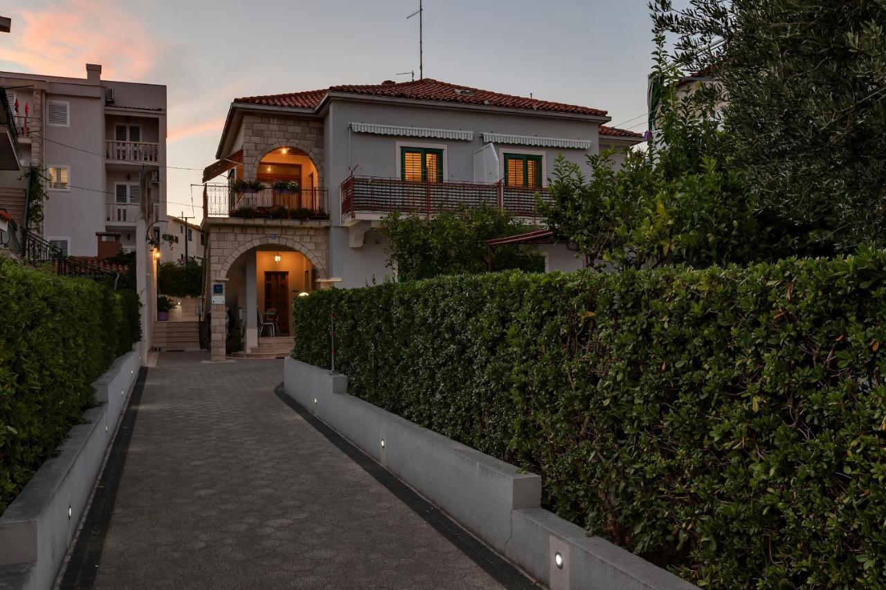 Apartments Carmen Makarska Exterior foto