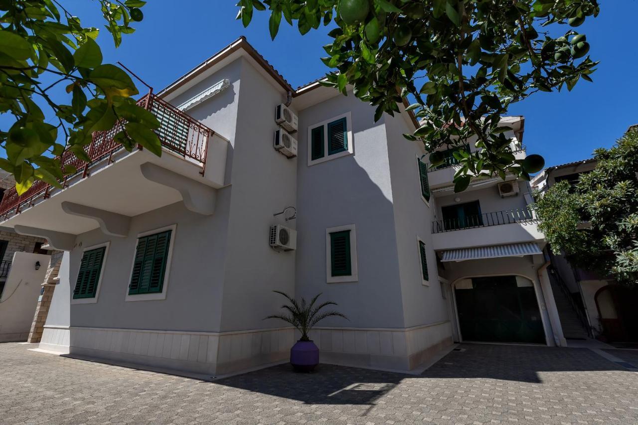 Apartments Carmen Makarska Exterior foto