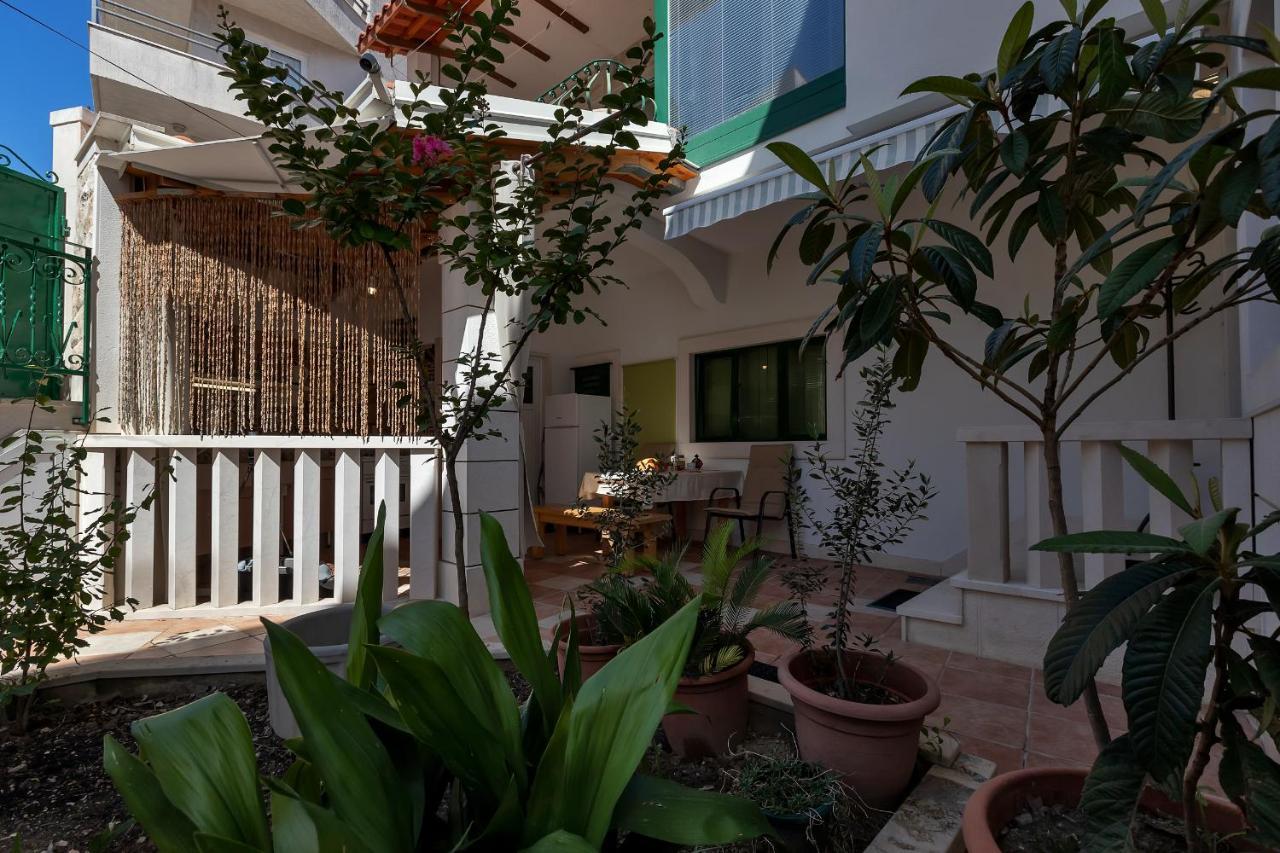 Apartments Carmen Makarska Exterior foto