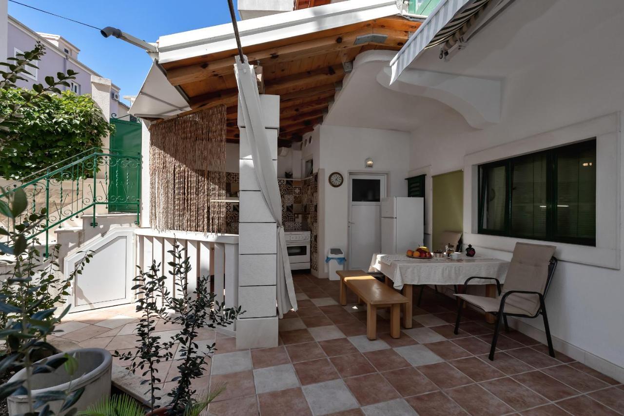 Apartments Carmen Makarska Exterior foto