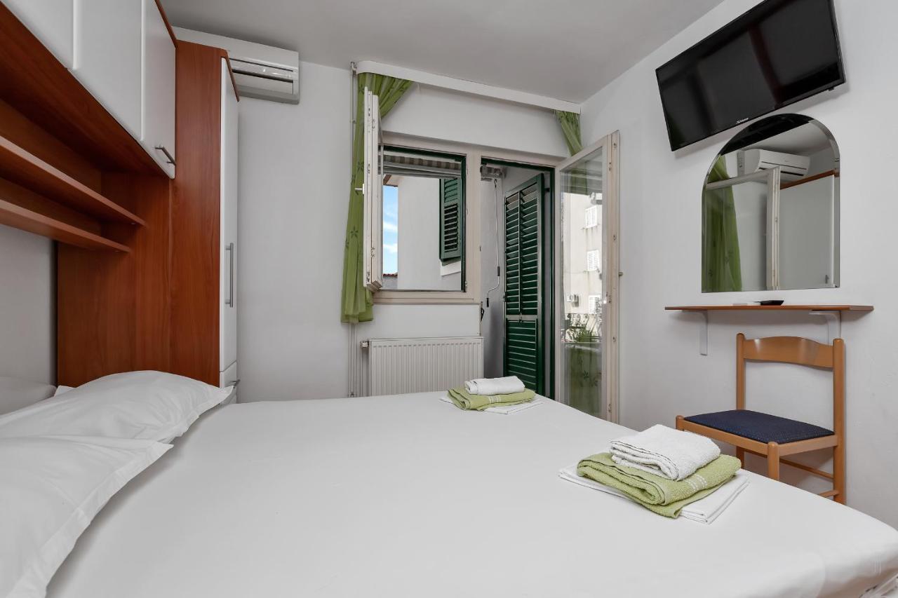 Apartments Carmen Makarska Exterior foto