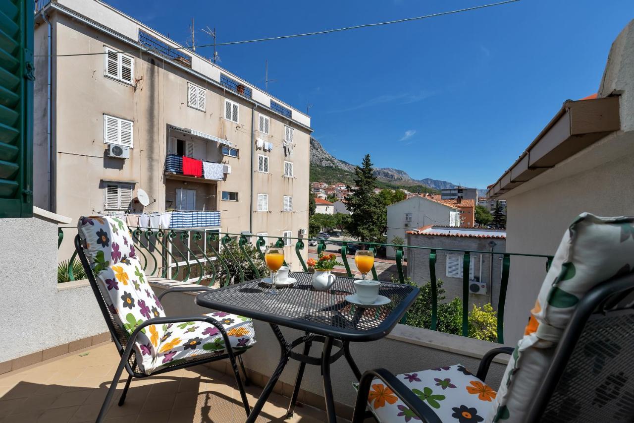 Apartments Carmen Makarska Exterior foto
