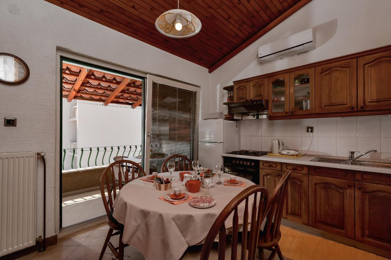 Apartments Carmen Makarska Exterior foto