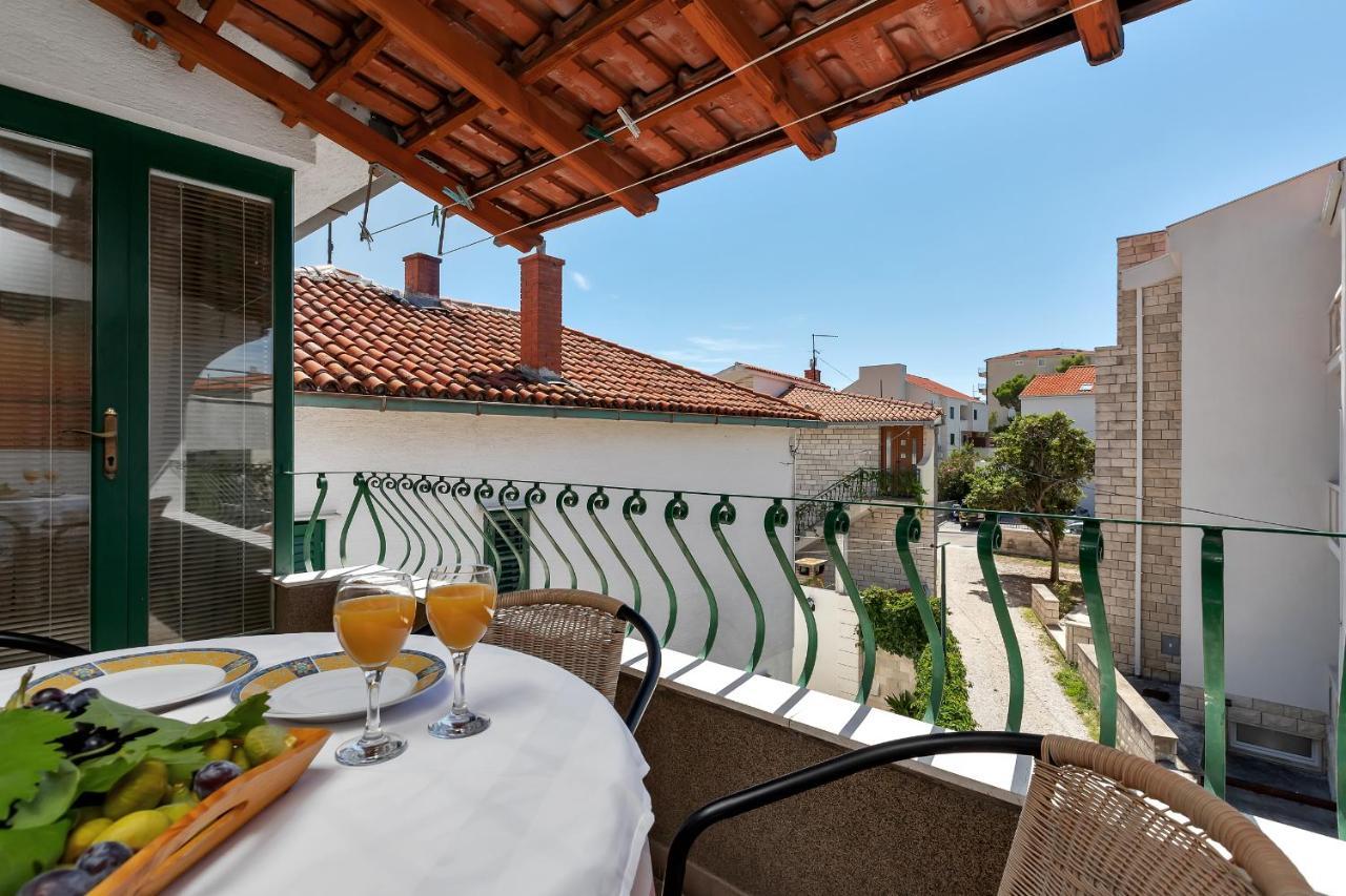 Apartments Carmen Makarska Exterior foto