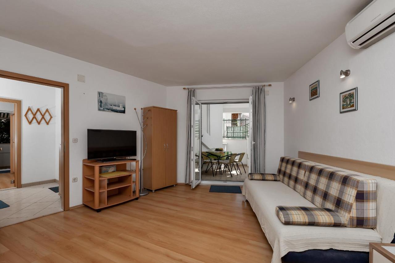 Apartments Carmen Makarska Exterior foto