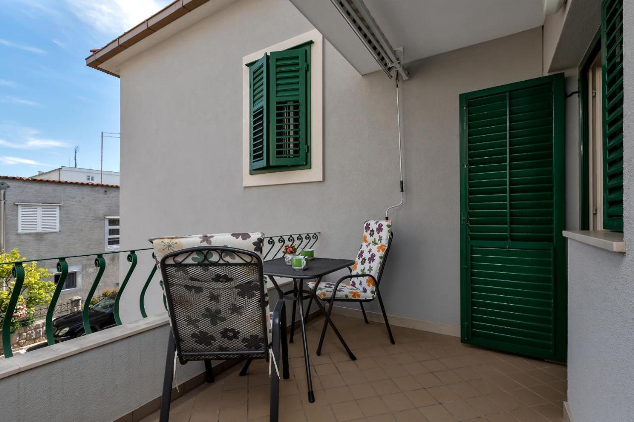 Apartments Carmen Makarska Exterior foto